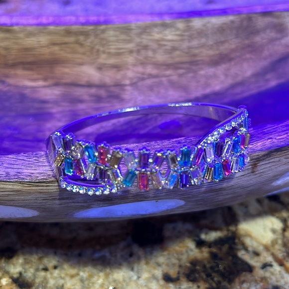 Bracelet, Multi Colored Stone Silver Bracelet, Opens on the side, 3” - Picture 7 of 7